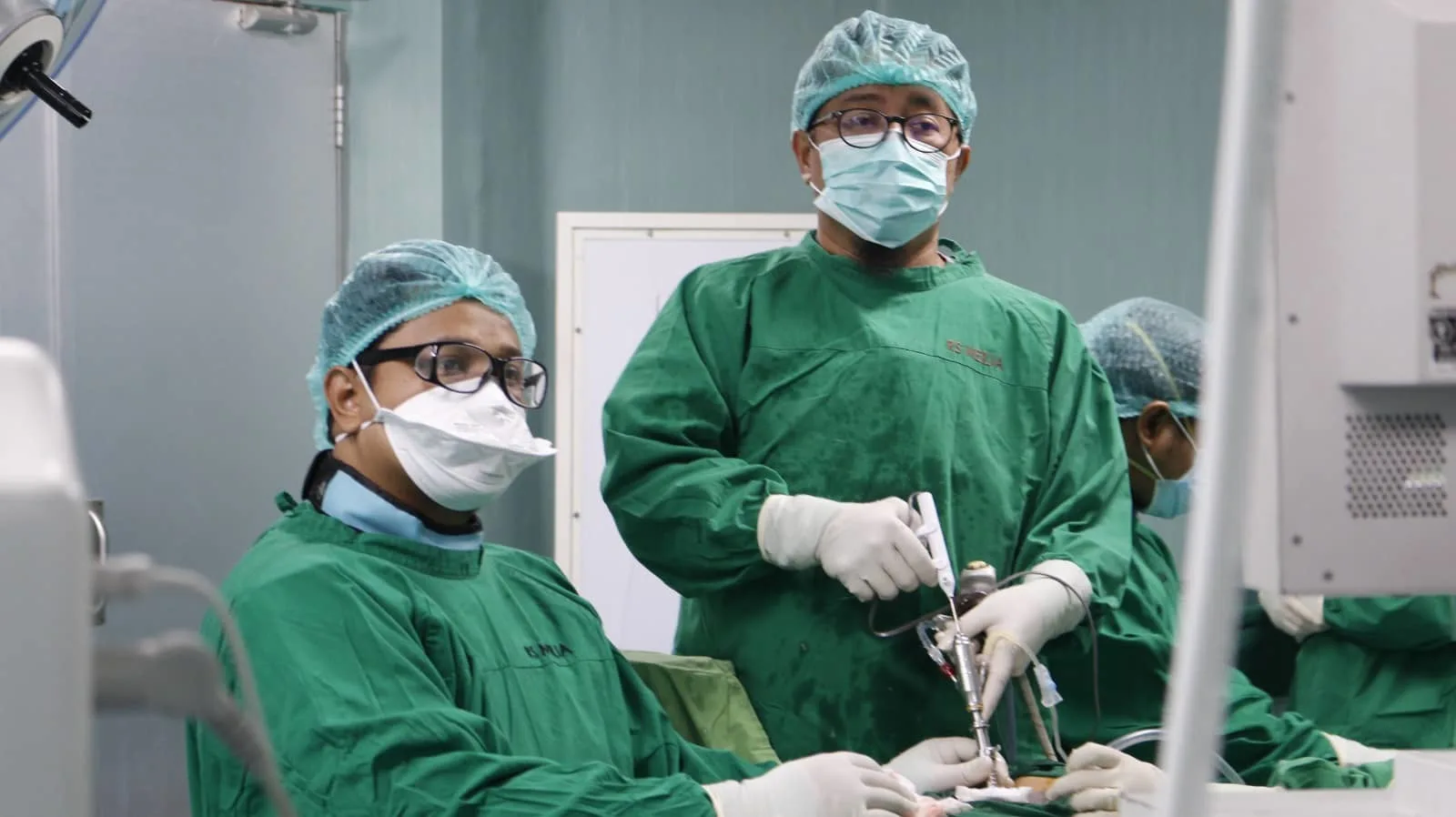 operasi saraf kejepit tulang belakang