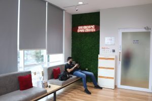 ruang tunggu Tindakan