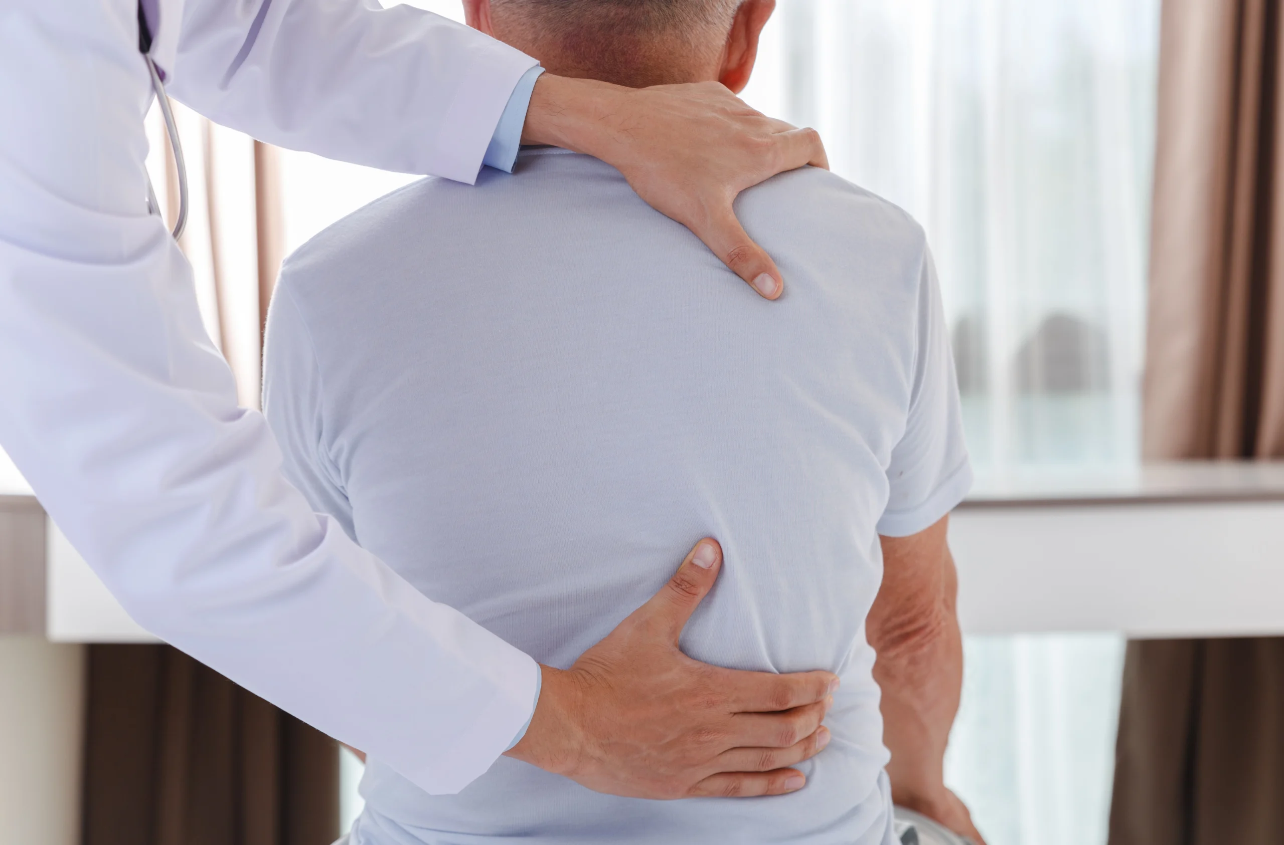 Gejala Skoliosis Sebabkan Nyeri Punggung Ini Penjelasan Dokter - Lamina Pain and Spine Center