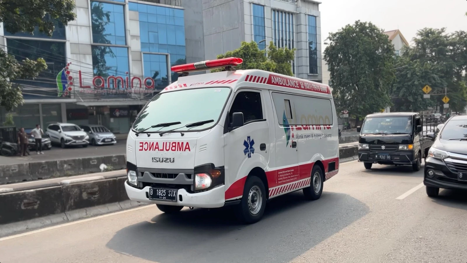 Mengenal Fungsi dan Pentingnya Layanan Ambulans di Klinik Lamina