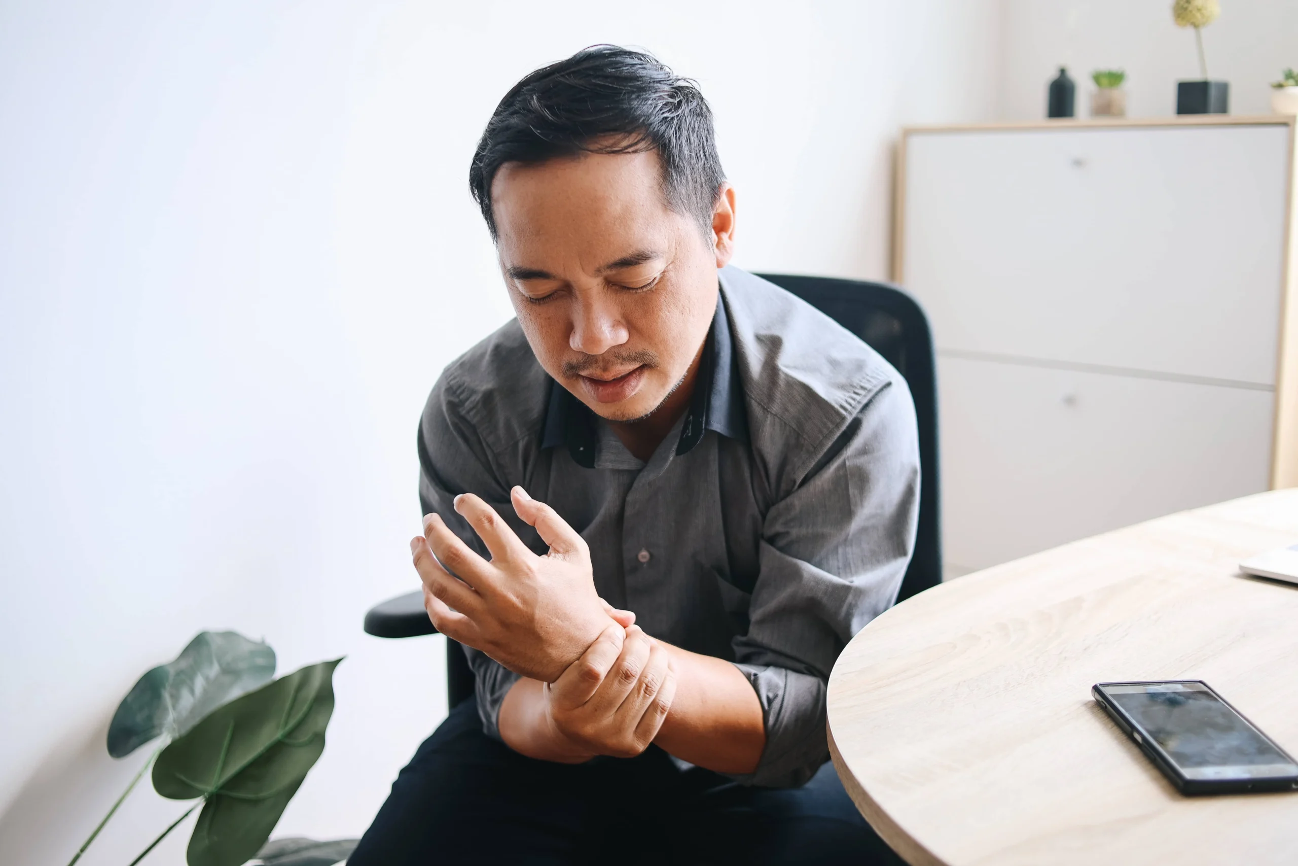 repetitive strain injury - lamina pain and spine center